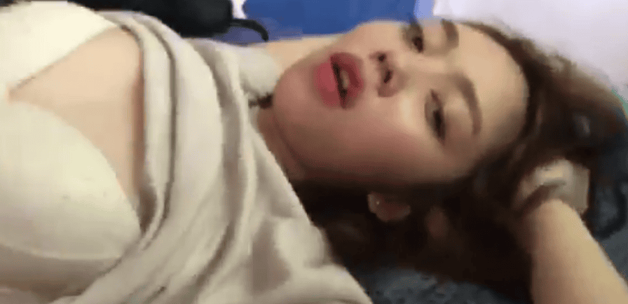 Indo Hijab Mahasiswi Cina Barang Pink